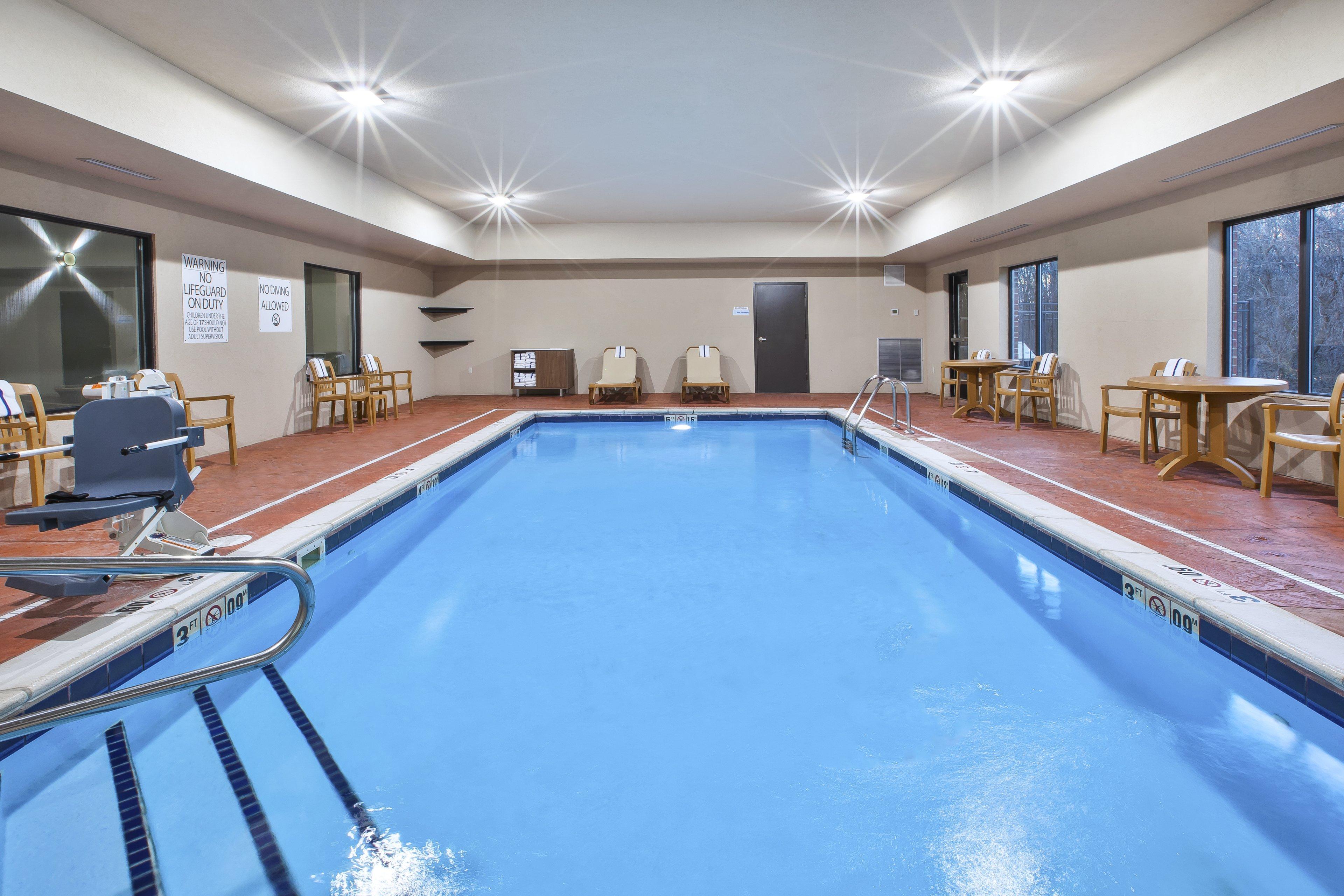 Holiday Inn Express Niles By Ihg Zewnętrze zdjęcie