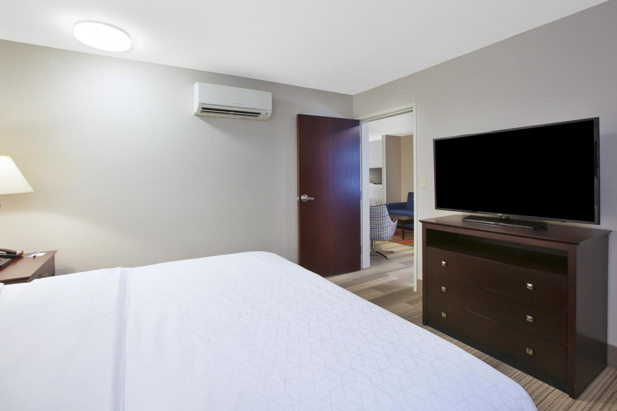 Holiday Inn Express Niles By Ihg Zewnętrze zdjęcie